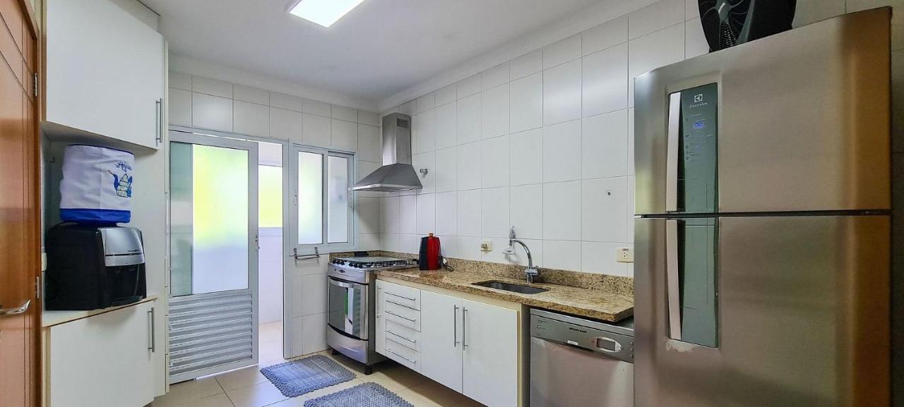 Apto Com Garagem E Lavanderia Em Frente A Praia กัวรูจา ภายนอก รูปภาพ
